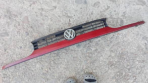 Решітка радіатора Volkswagen Golf 3.