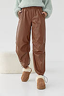 Женские свободные штаны из кожзама - коричневый цвет, Искусственная кожа, однотонный, Турция