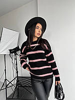 Полосатый теплый свитер черный с пудровой полоской TRA