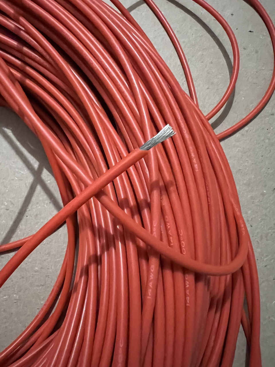 Кабель багатожильний 14AWG у силіконовій ізоляції червоний, фото 1