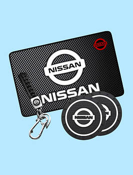 Комплект Nissan (Ніссан) Брелок та антиковзкі килимки в авто.