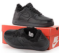 Мужские и Женские зимние кроссовки Nike Air Force 1 Black low Winter Найк Форс низкие черные кожаные с мехом