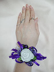 Браслет з квітів на руку для дружки (маленькій троянді оксамит фіолетова).