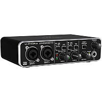 USB аудиоинтерфейс Behringer UMC202HD