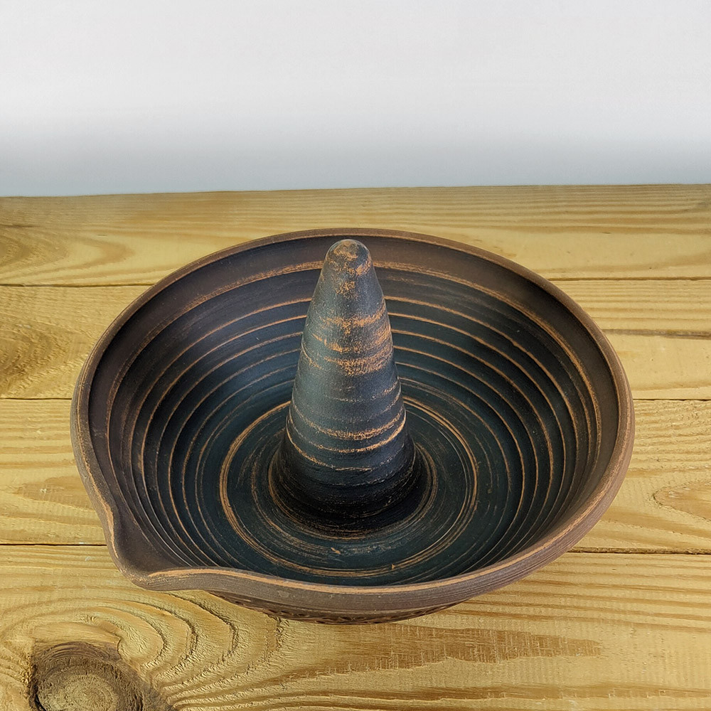 Ростер для курки Д23 см з червоної глини з візерунком - підставка для випікання курки, фото 1