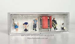 Набір людей для моделювання макету - "пожежні в роздягальні", масштабу 1:87.H0 Preiser 10642 Nabir lyudey dlya modelyuvannya