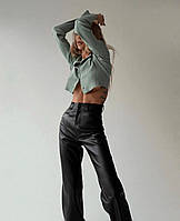 Женские брюки черные из эко-кожи с карманами