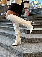 Сапоги женские кожаные молочного цвета на каблуках демисезонные