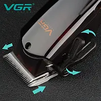 Профессиональная машинка для стрижки волос беспроводная с LED дисплеем VGR V-165 Pro + 4 насадки