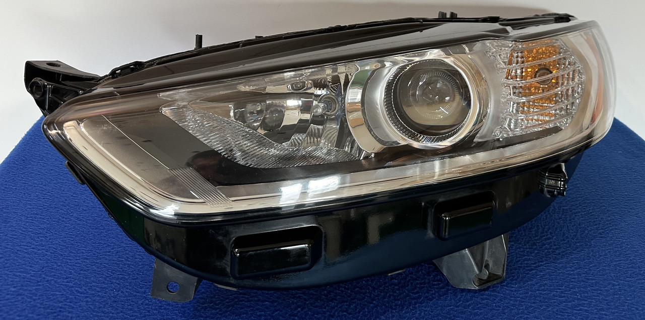 Послуга встановлення Bi — Led лінз у фари ford fusion 2012 — 2017