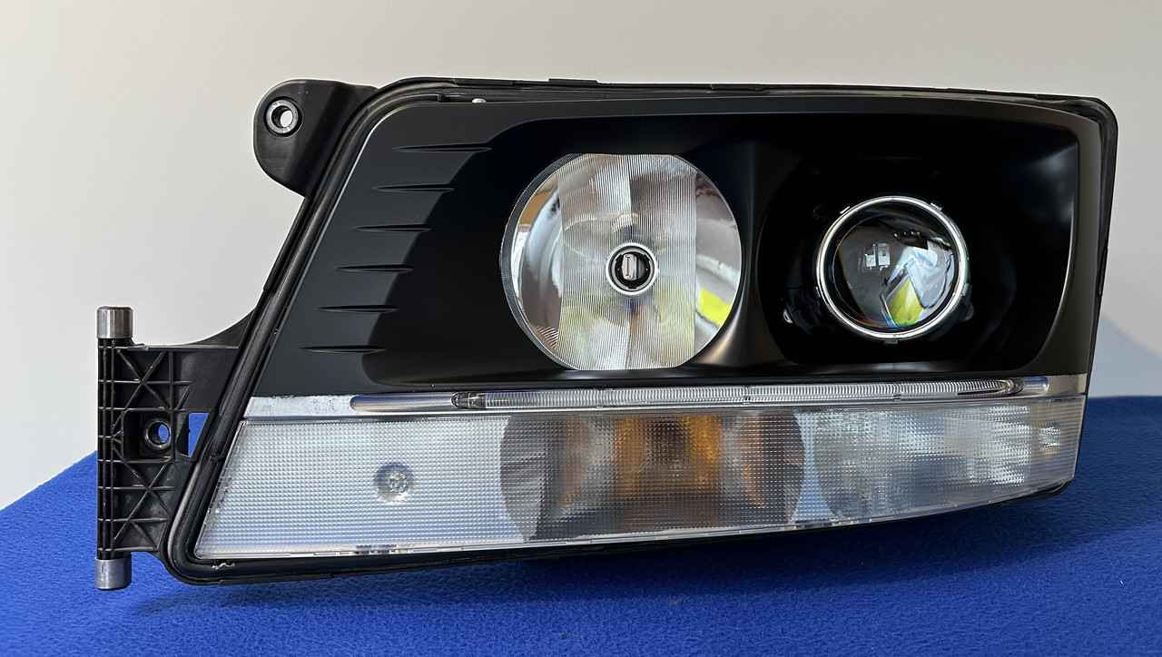 Встановлення BI-LED лінз у фари MAN TGX, фото 1