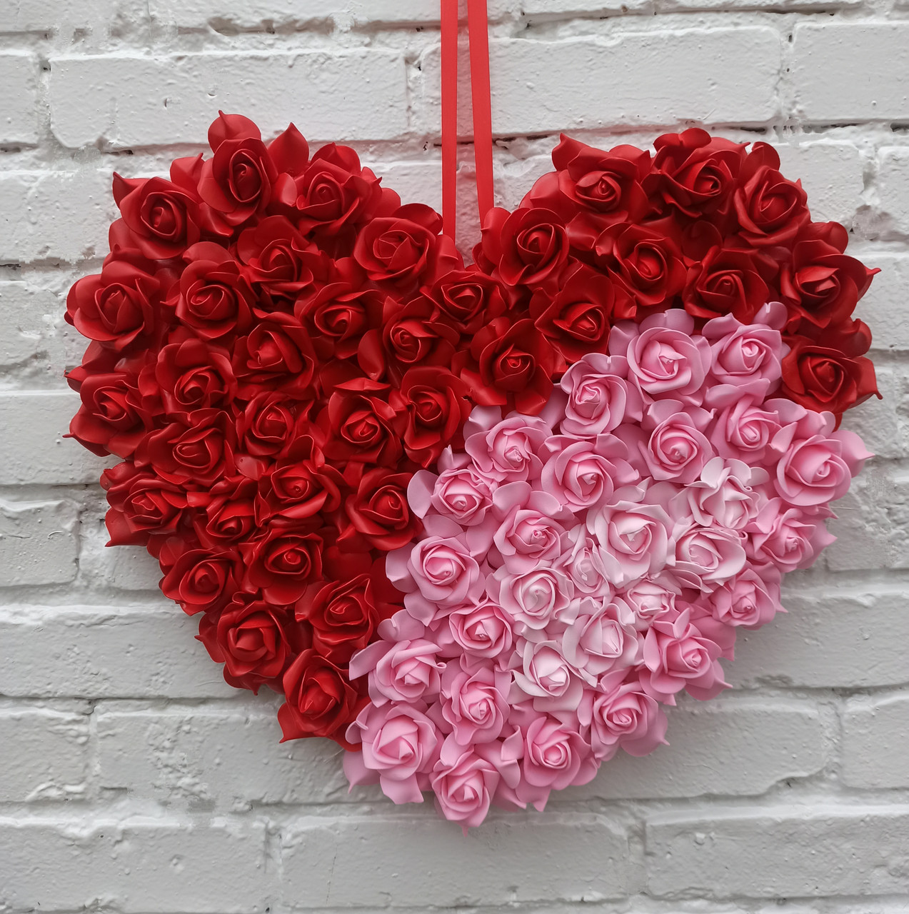 Декоративне серце з червоних та рожевих троянд. Декор на день Валентина 50 см, фото 1