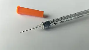 Шприц інсуліновий 1 мл U-100 з інтегрованою голкою 29G (0,3х13 мм) (100шт), фото 3