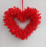 Червоне серце з червоного пір′я декор на день святого Валентина, фото 3