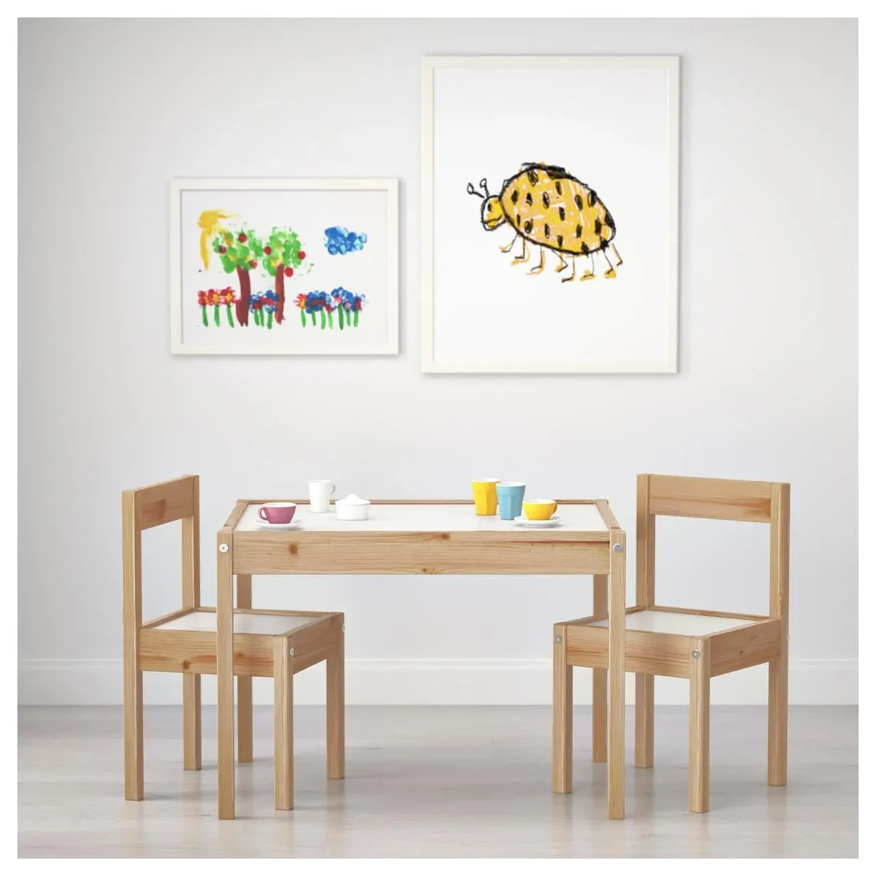 Дитячий стіл і 2 стільці LATT IKEA 501.784.11