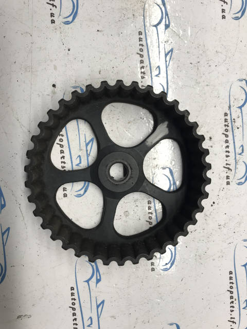 Шестерня вала привода масляного насоса Opel Astra H Zafira B