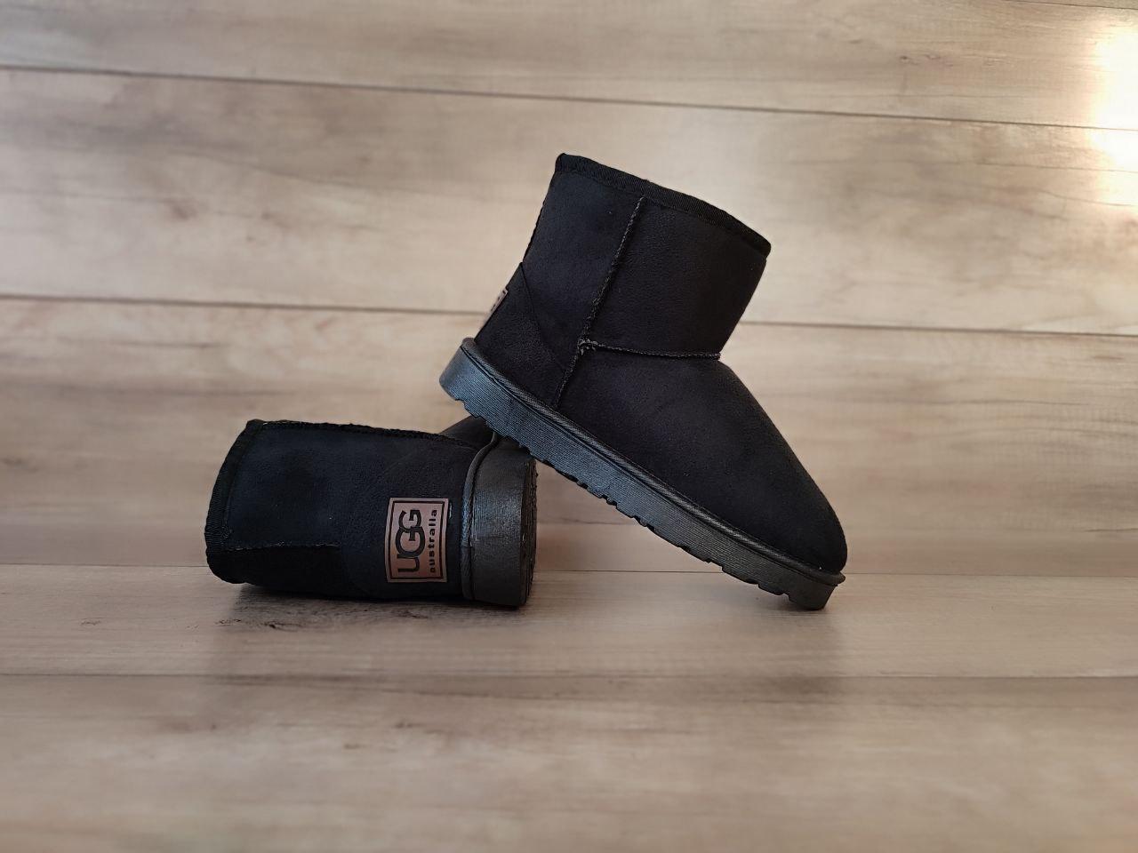 Угги замшевые короткие эко замша женские черные с коричневой лейбл UGG полусапожки ботиночки унисекс