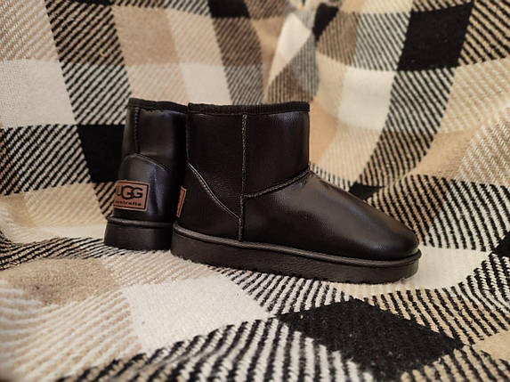 UGG Кожаные угги короткие низкие эко - кожа женские черные теплые зимние мини полусапожки ботиночки, фото 1
