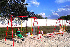 Детская площадка на базе отдыха.