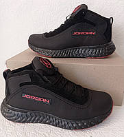 Чоловічі зимові шкіряні теплі кросівки Jordan чорні з червоним лого 41,43