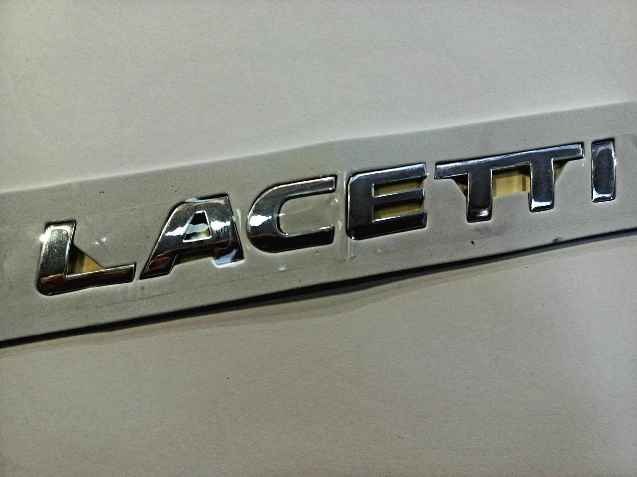 Емблема напис Chevrolet Lacetti, літери на авто Лачетті