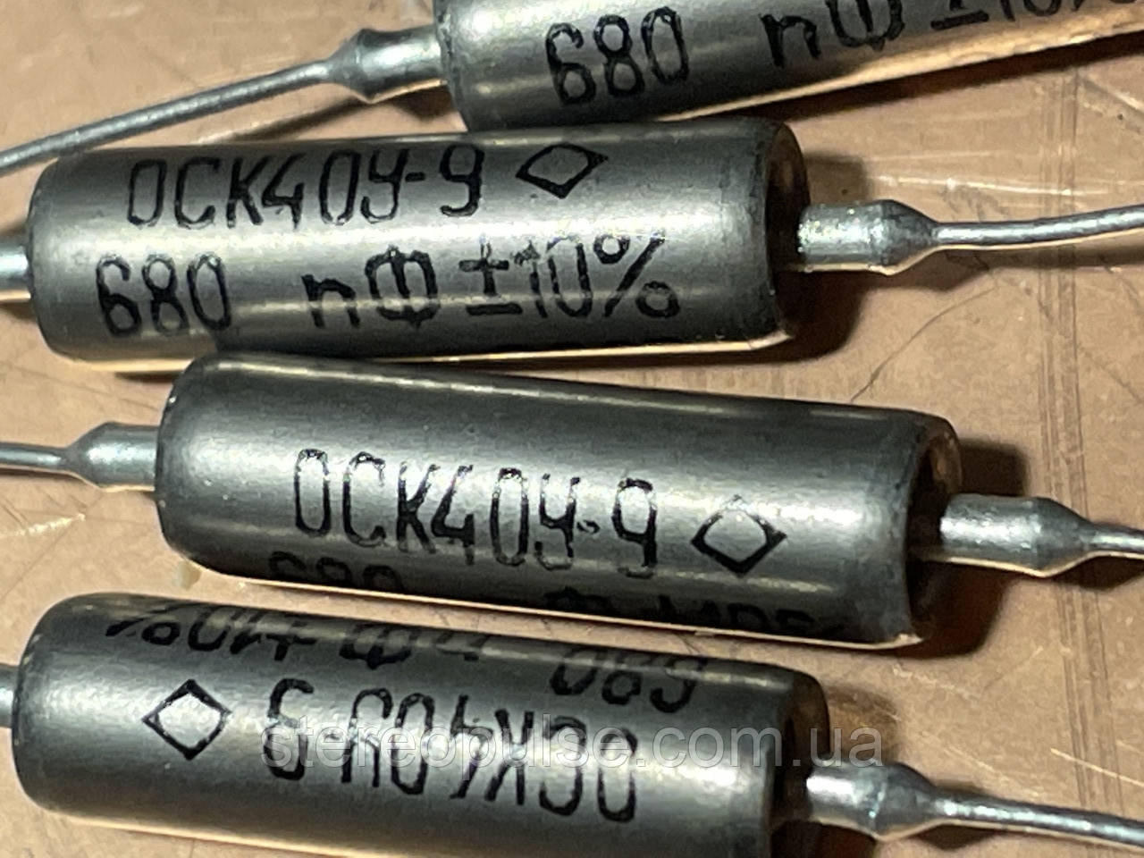 Конденсатор  К40У - 9  ОС  680пкФ - 200В  10%