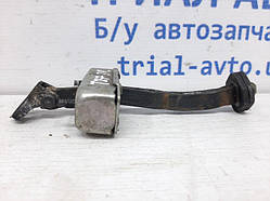 Обмежувач дверей задній правий Toyota Avensis 2009-2018 6863005050 (Арт.29120)