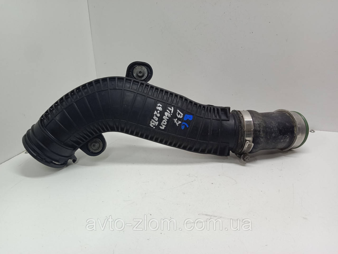 Патрубок інтеркулера Volkswagen Passat B6, B7, Tiguan 1,8-2,0 TSI. 1K0145840R, 1K0145828F.