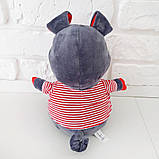 М'яка іграшка Zolushka Порося Хосе 23см в червоному (ZL1241), фото 2