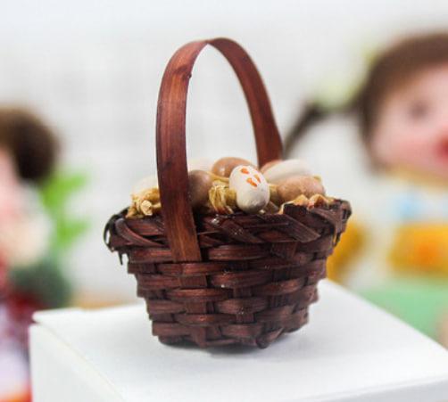 Мініатюра плетений кошик з яйцями 4 см, фото 1