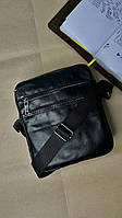 Стильна сумка для чоловіків із регульованим плечовим ременем, якісний глянсовий клатч чорного кольору 5 відділень