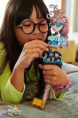 Monster High Shriekwrecked Nautical Ghouls Rochelle Goyle Doll Лялька Рошель Гойл з вихованцем Кораблекручення