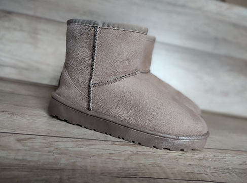 Бежевые зимние угги UGG низкие эко - ЗАМША женские теплые короткие (h=16 см) полусапожки ботиночки, фото 1