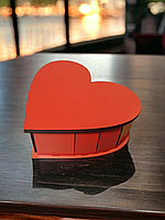 Подарункова бокс-коробка у формі серця червоного кольору