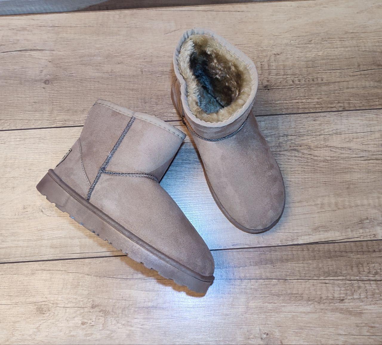 Бежевые зимние угги UGG низкие эко - ЗАМША женские теплые короткие (h=16 см) полусапожки ботиночки