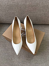 Жіночі білі шкіряні туфлі-човники Christian Louboutin So Kate Лабутени на підборах 12 см з червоною підошвою Лабутен, фото 4