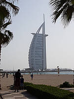 Бурдж Аль Араб - одна из самых роскошных гостиниц в мире