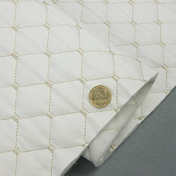 Відріз 3,2м, Шкірзам стьобаний білий «Ромб» (прошитий світло-бежевою ниткою) дубльований. синтепоном і флізеліном шир 1,35 м