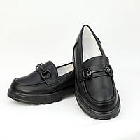 Чорні демісезонні закриті туфлі лофери для дівчаток з екошкіри