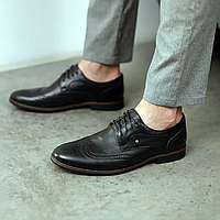 Чоловічі класичні чорні туфлі з натуральної шкіри на шнурівці