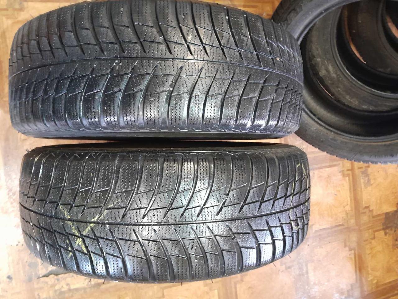 Пара зимових шин 215/60/16 Bridgestone Blizzak LM001,з Германії без пробігу по Україні