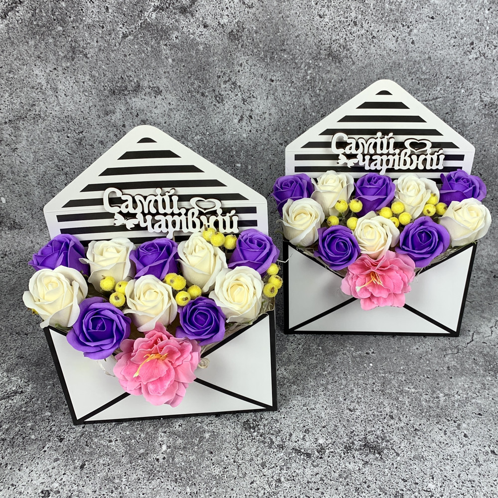 Букет в конверті з мильних троянд. Букет із мила. Подарунок мамі, вчительці, подрузі, дружині, фото 1