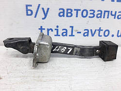 Обмежувач двері передній правий Mitsubishi Lancer 2003-2009 MR526777 (Арт.29133)