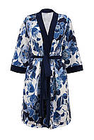 Женский короткий шелковый халат с голубым принтом. Модель Edna Eldar