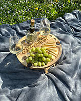 Винный столик из натурального дерева бук круглый 35 см 3 отделения для закусок для 4 бокалов и для бутылки