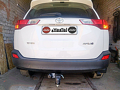 Фаркоп Toyota Rav4 IV 2013-2018 (Тойота Рав 4) Американська вставка під квадрат