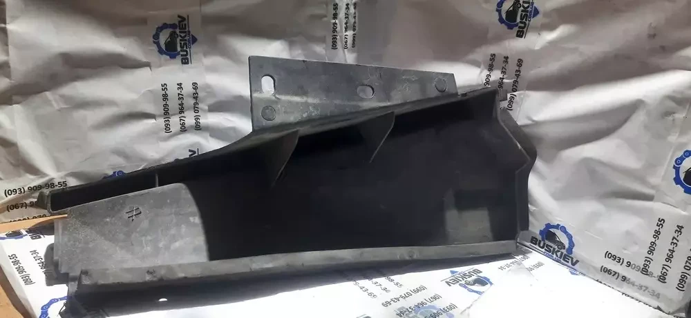 8C11 V8311-AB Ford дефлектор радіатора лев, фото 1