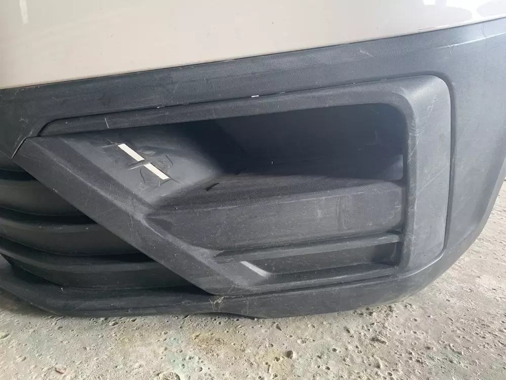 Накладка переднього бампера ліва Volkswagen Crafter з 2016- року, 7C0853665