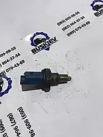 Датчик включення ліхтарів заднього ходу  Renault Master з 2010 - року, 8200771472