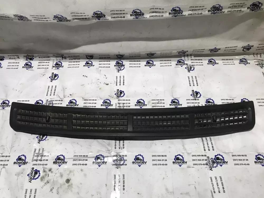 Решітка капота Ford Transit з 2006-2014 рік 6C11-V16585-CA, фото 1